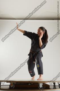 fighting young woman in kimono 02c